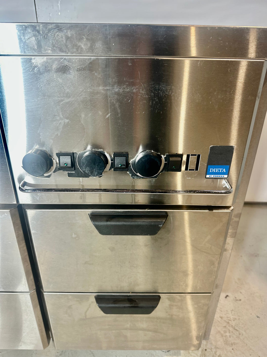 Lämpövetolaatikosto Porkka 1260 lämpökaukalolla
