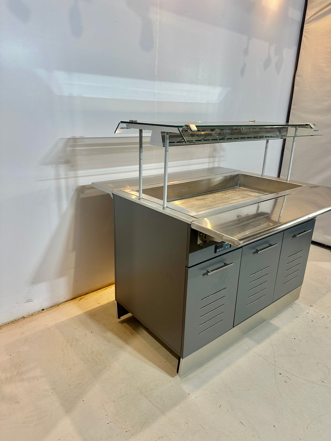 Buffetvaunu Nova2 lämpöaltaalla 1200
