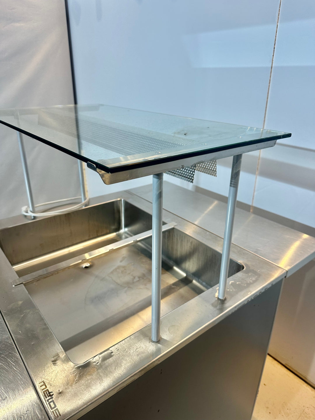 Buffetvaunu Nova2 kylmäaltaalla 800