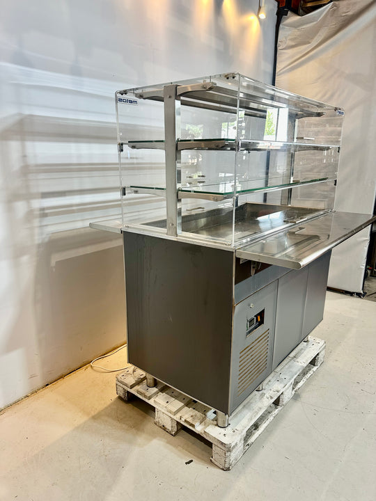 Linjastovitriini Nova2 kahdelta puolelta otto 1200