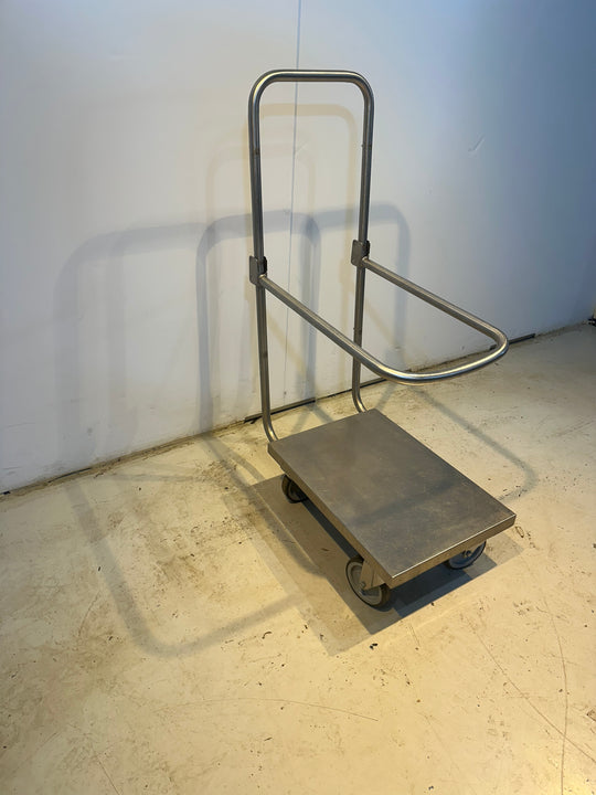 Monitoimivaunu Metos MPT-450