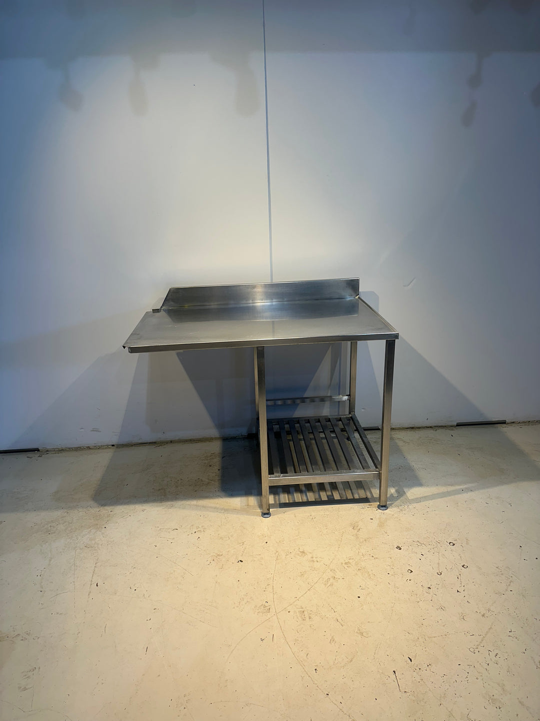 RST-jättöpöytä oikea 1100