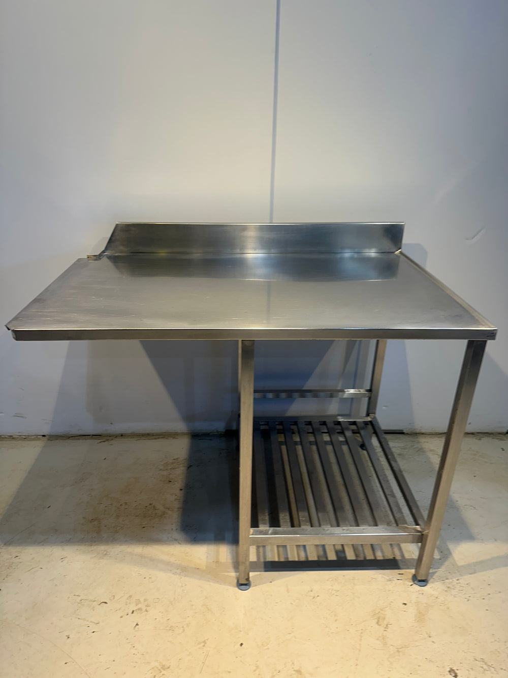 RST-jättöpöytä oikea 1100