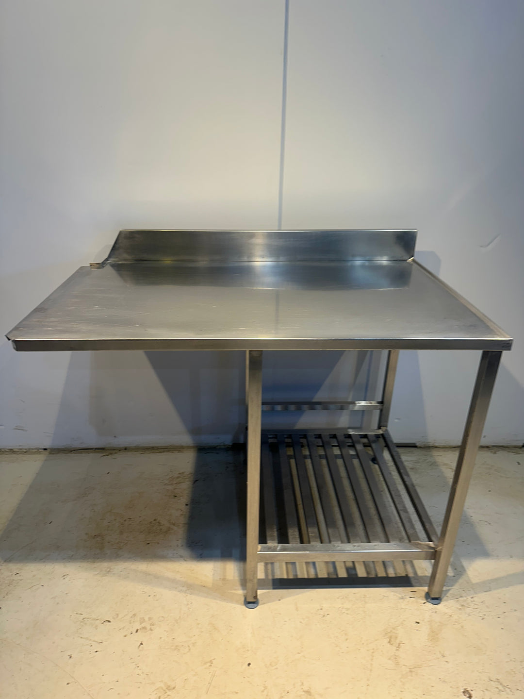 RST-jättöpöytä oikea 1100