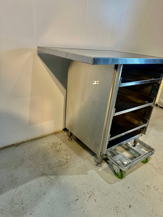 RST-pöytä avolaatikoilla 840