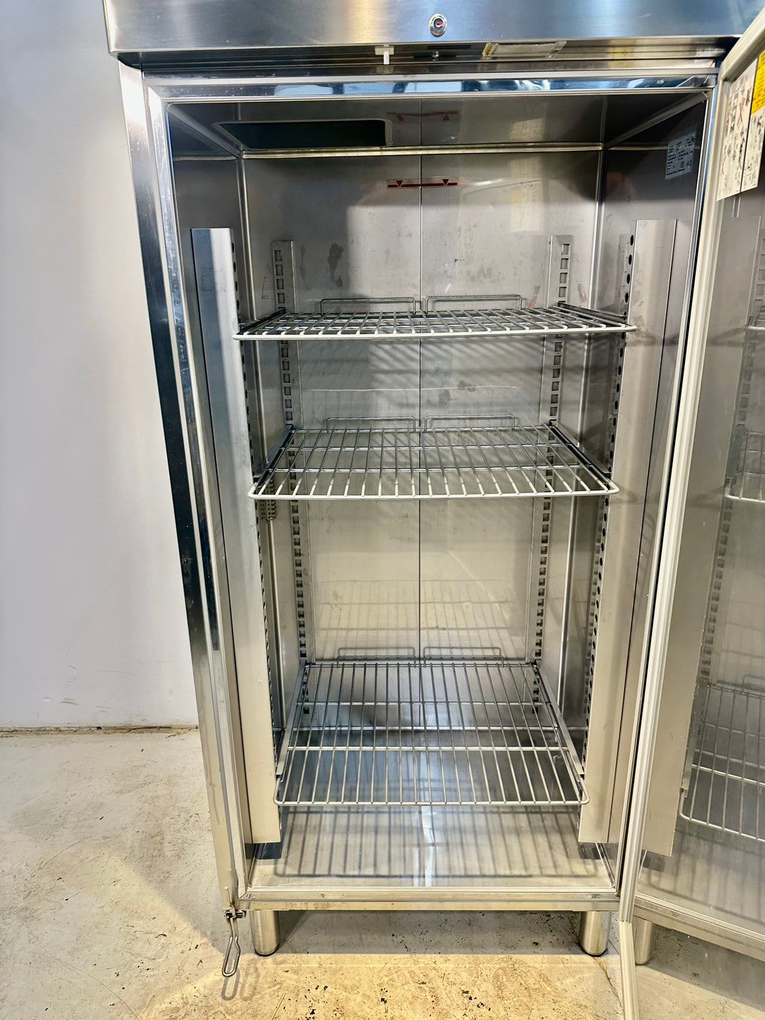 Pakastin PS06F1F leveä malli