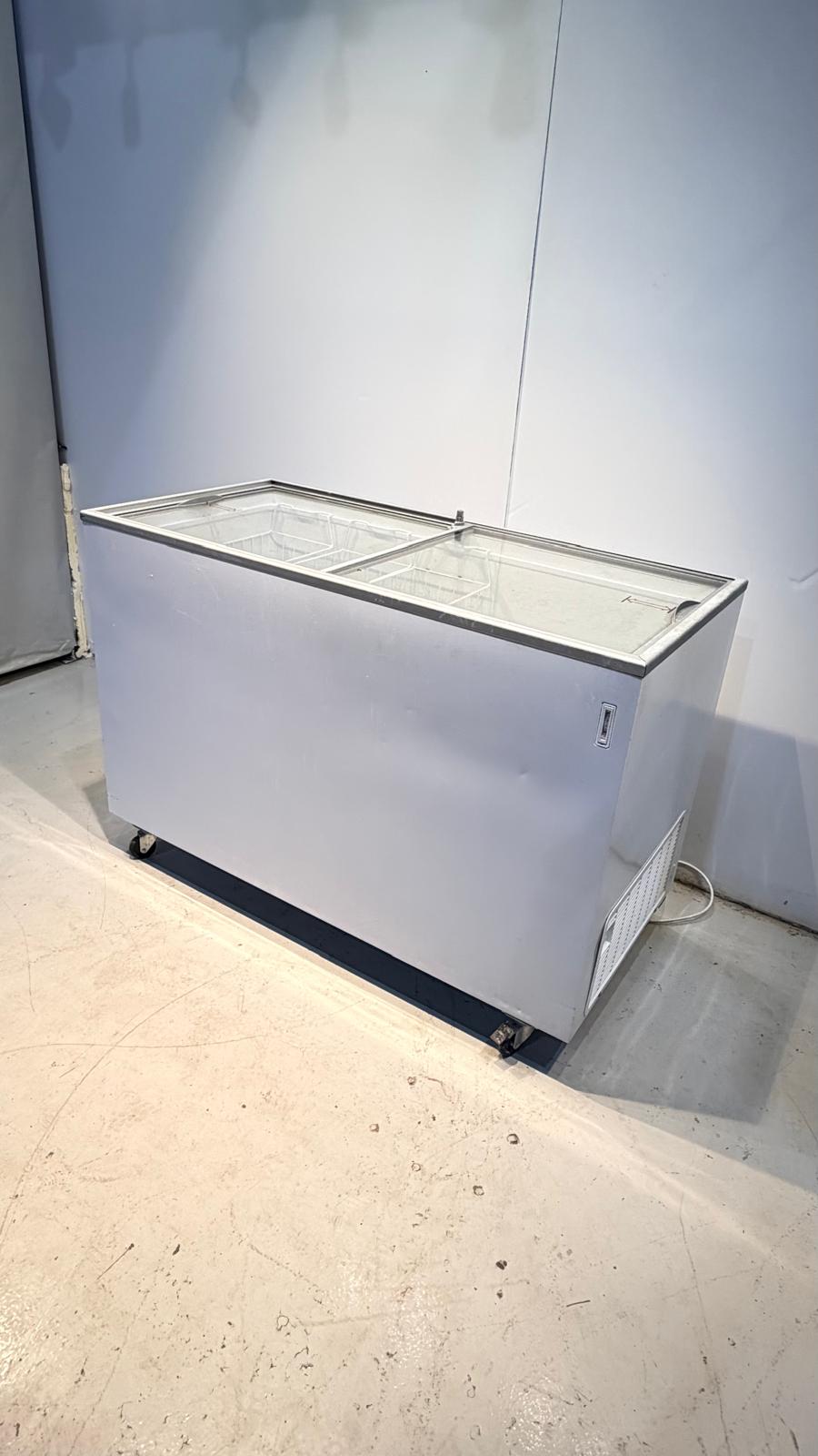 Tefcold arkkupakastin liukulasikannella IC400SC-P