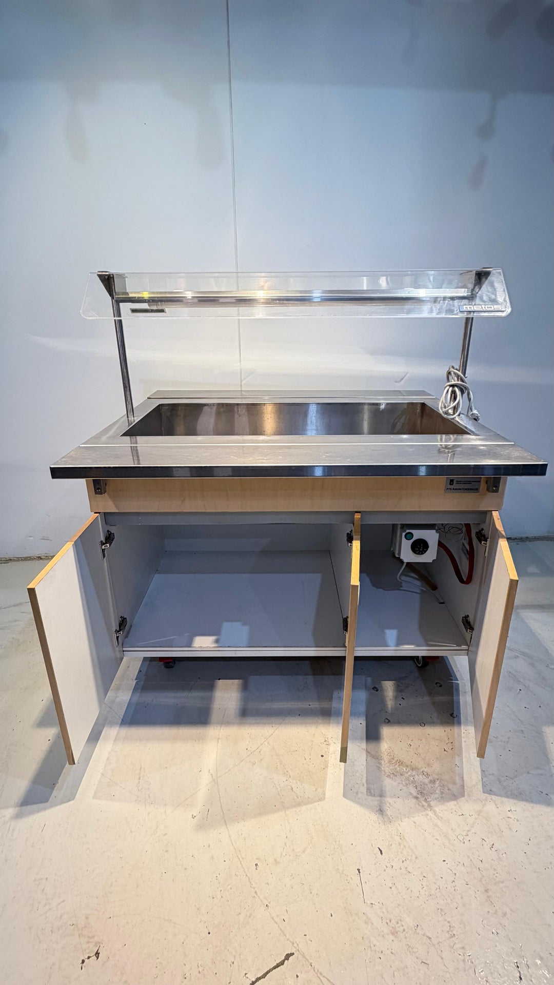 Lämmin buffet-vaunu 1200