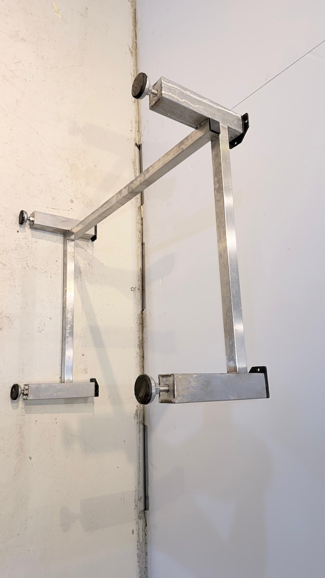 Uunin jalusta RST 820