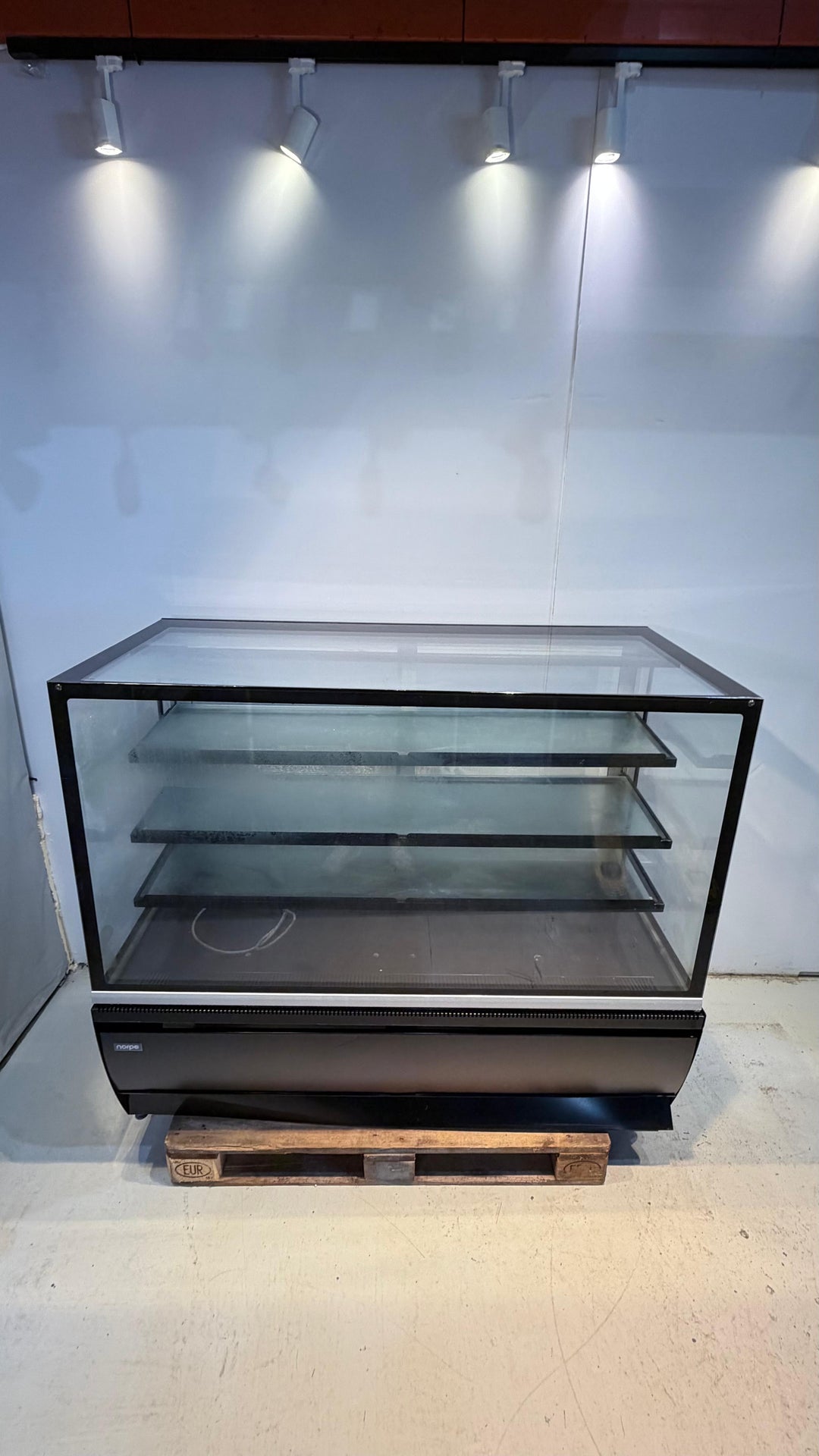 Vitriini Norpe 4-tasoa