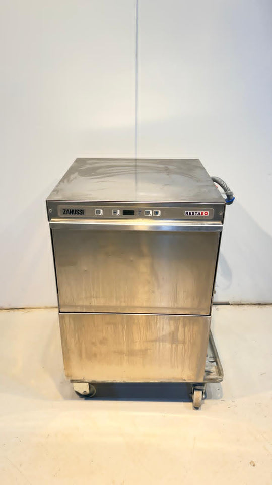 Luukkuastianpesukone NUC1DP