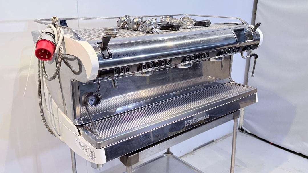 Espressokeitin Nuova Simonelli aurelia wave digit 3 group