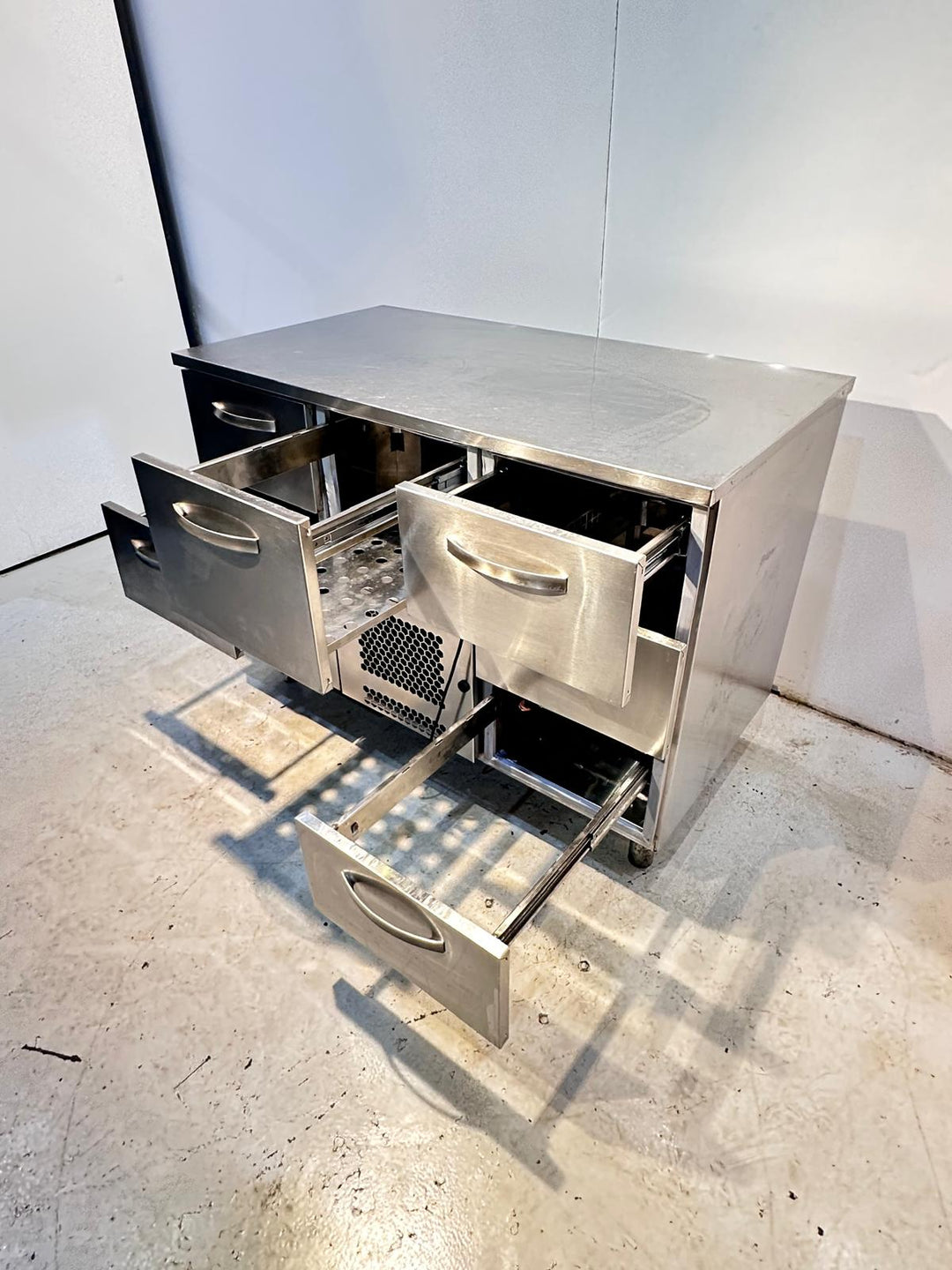 Kylmävetolaatikosto VLE-1207