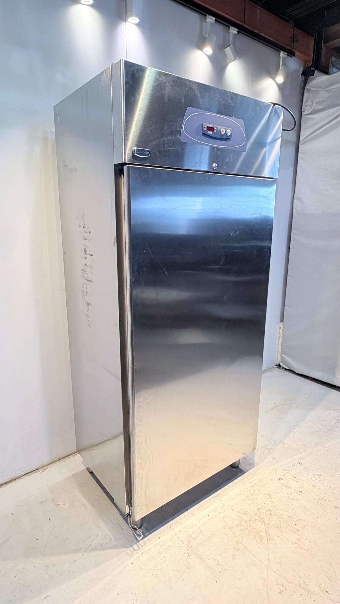 Pakastin Electrolux PRO6F1F