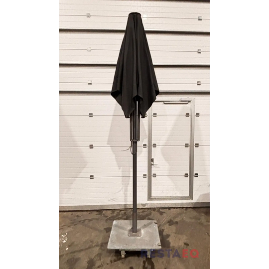 Aurinkovarjo erittäin tukevalla siirtojalalla - RestaEQ