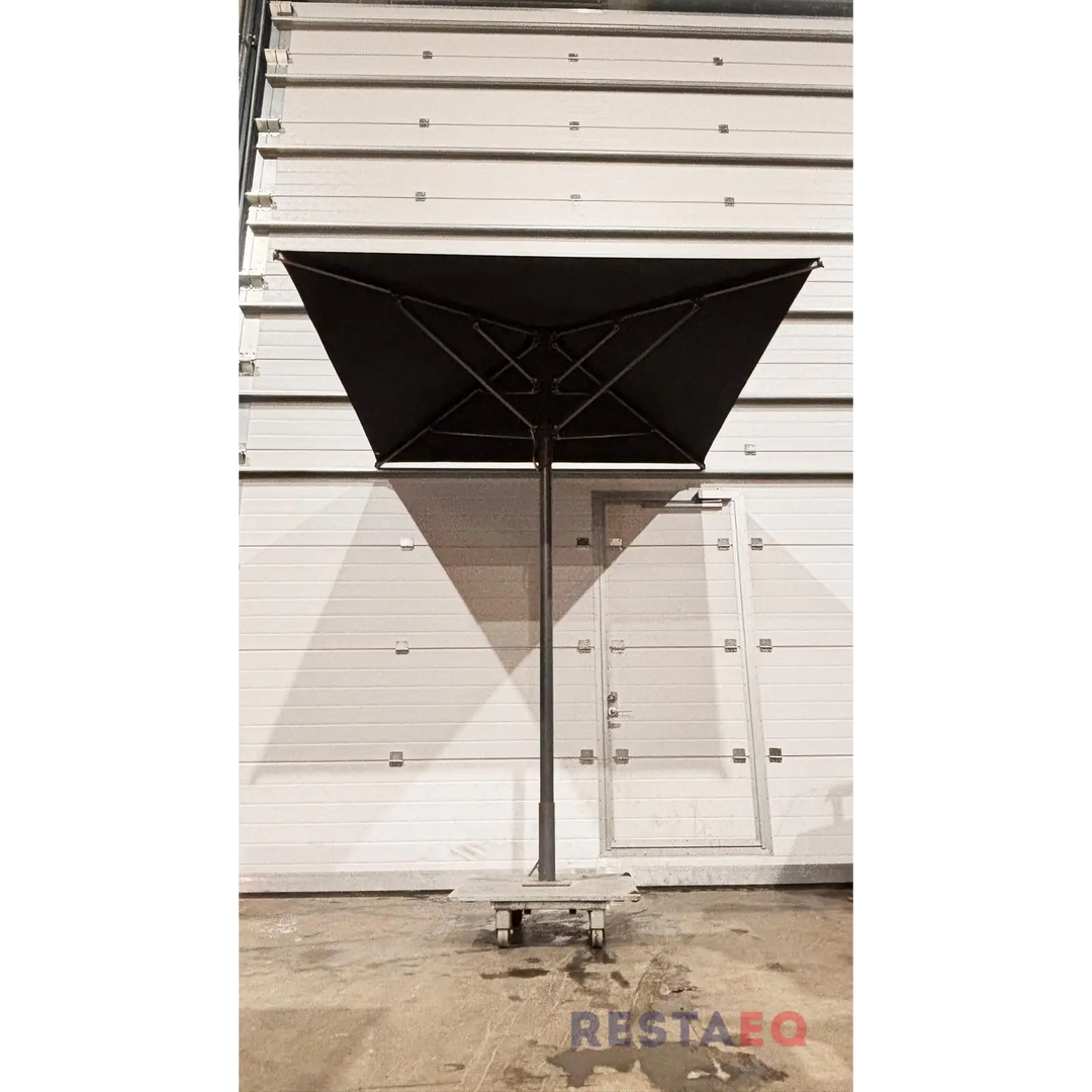 Aurinkovarjo erittäin tukevalla siirtojalalla - RestaEQ