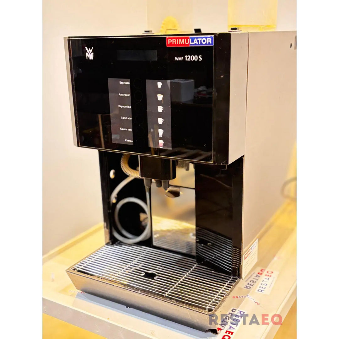 Automaattinen kahvikone kahdella eri papu vaihtoehdolla WMF