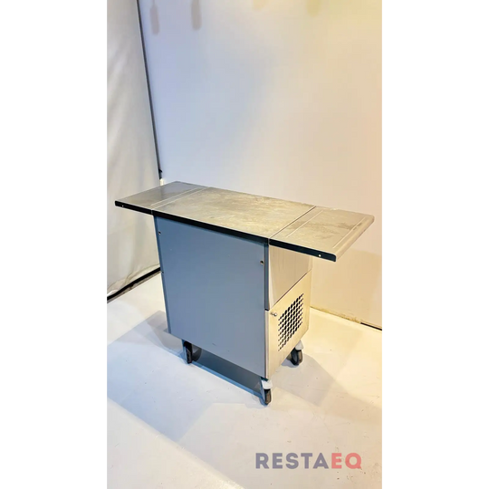 Buffetlinjaston neutraali aputaso pyörillä - Metos