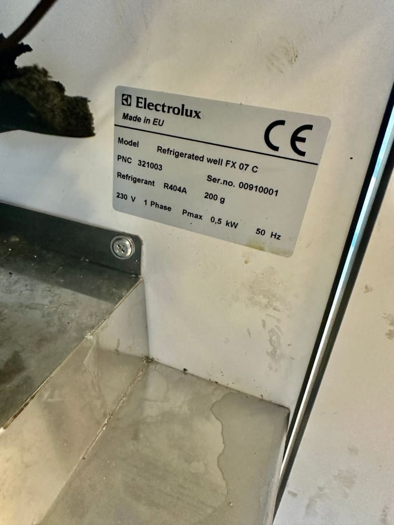 Electrolux kylmä buffa taitettavilla tarjotintasoilla 750 -