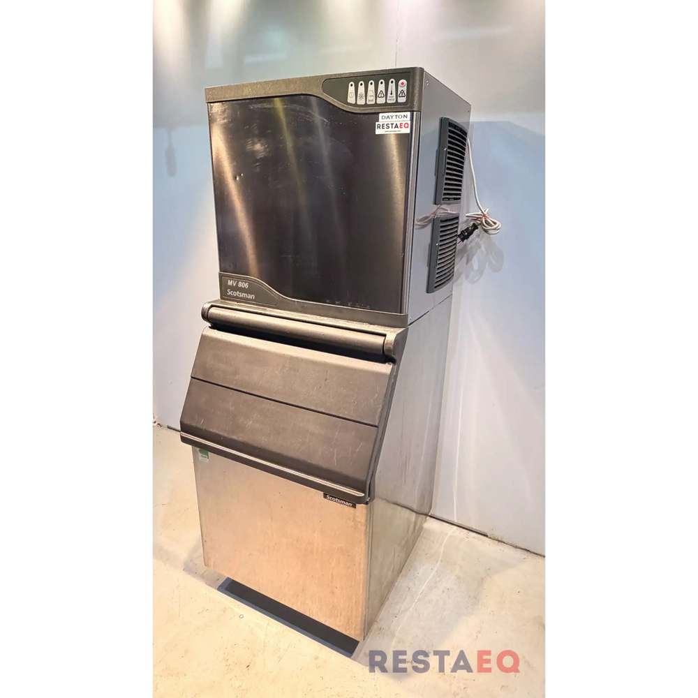 Jääpalakone Scotsman MVHL806 WS SB530 säiliöllä. - Scotsman