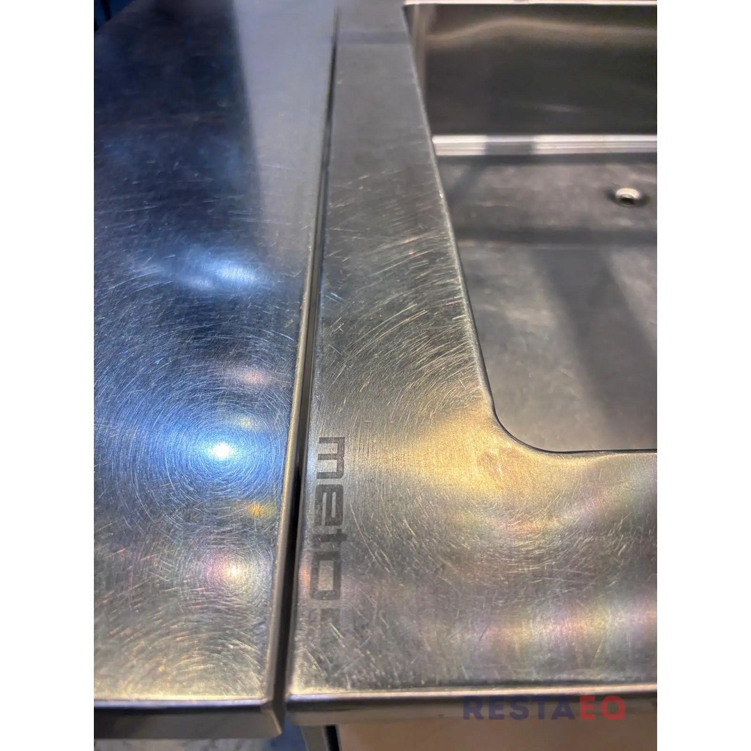 Kylmäbuffetvaunu 800 tasaisella roiskesuojalla - Metos