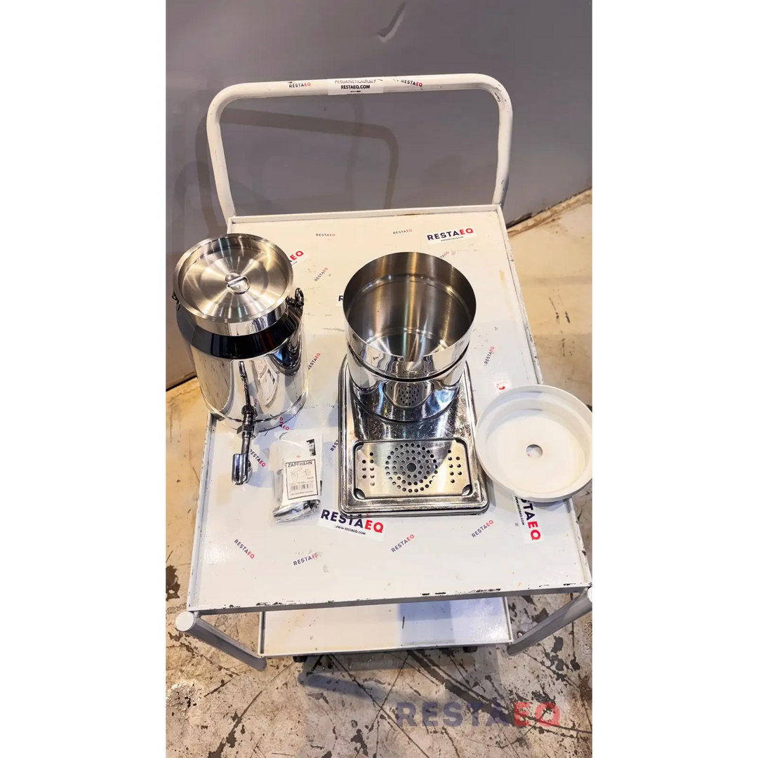 Maitosäiliö hanalla ja valumaritilällä. - APS