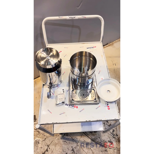 Maitosäiliö hanalla ja valumaritilällä. - APS