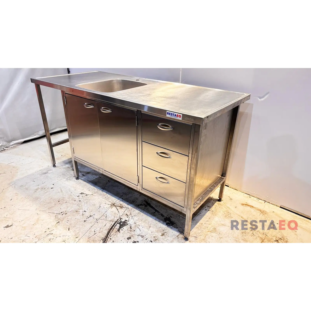 RST-allaspöytä kaapilla ja laatikostolla 1700 - Kavika