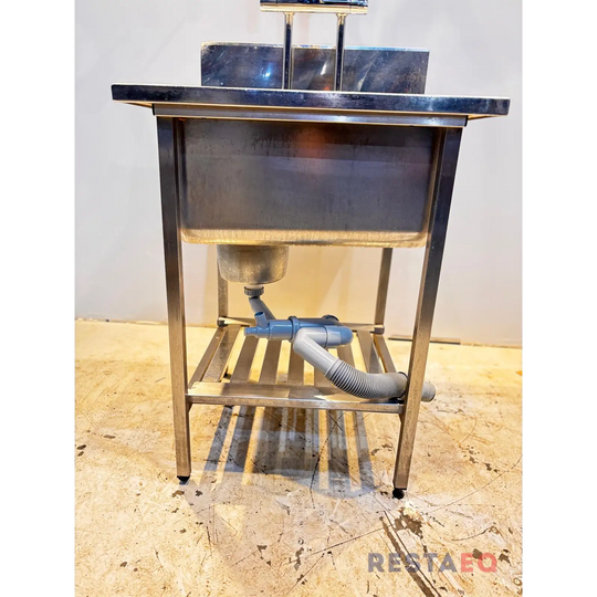 RST-esipesuallas esipesuhanalla 700 - RestaEQ