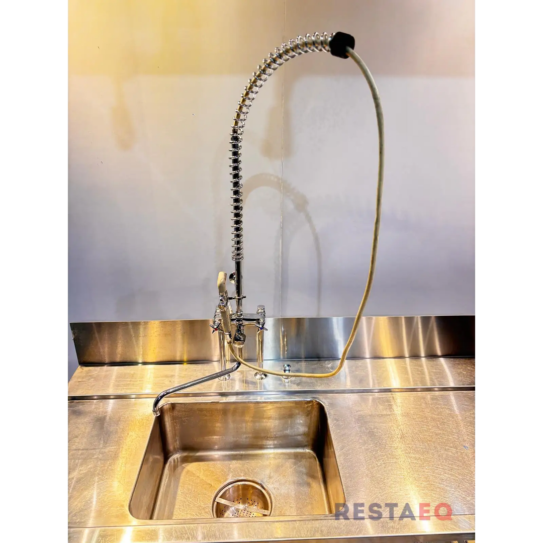 RST-esipesuallas hanalla 1700 - RestaEQ