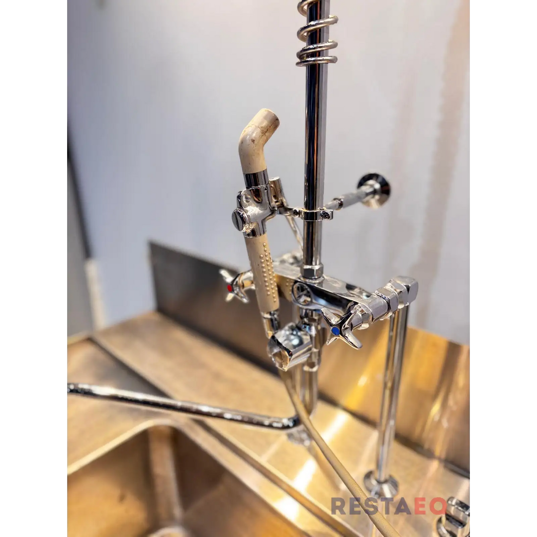 RST-esipesuallas hanalla 1700 - RestaEQ