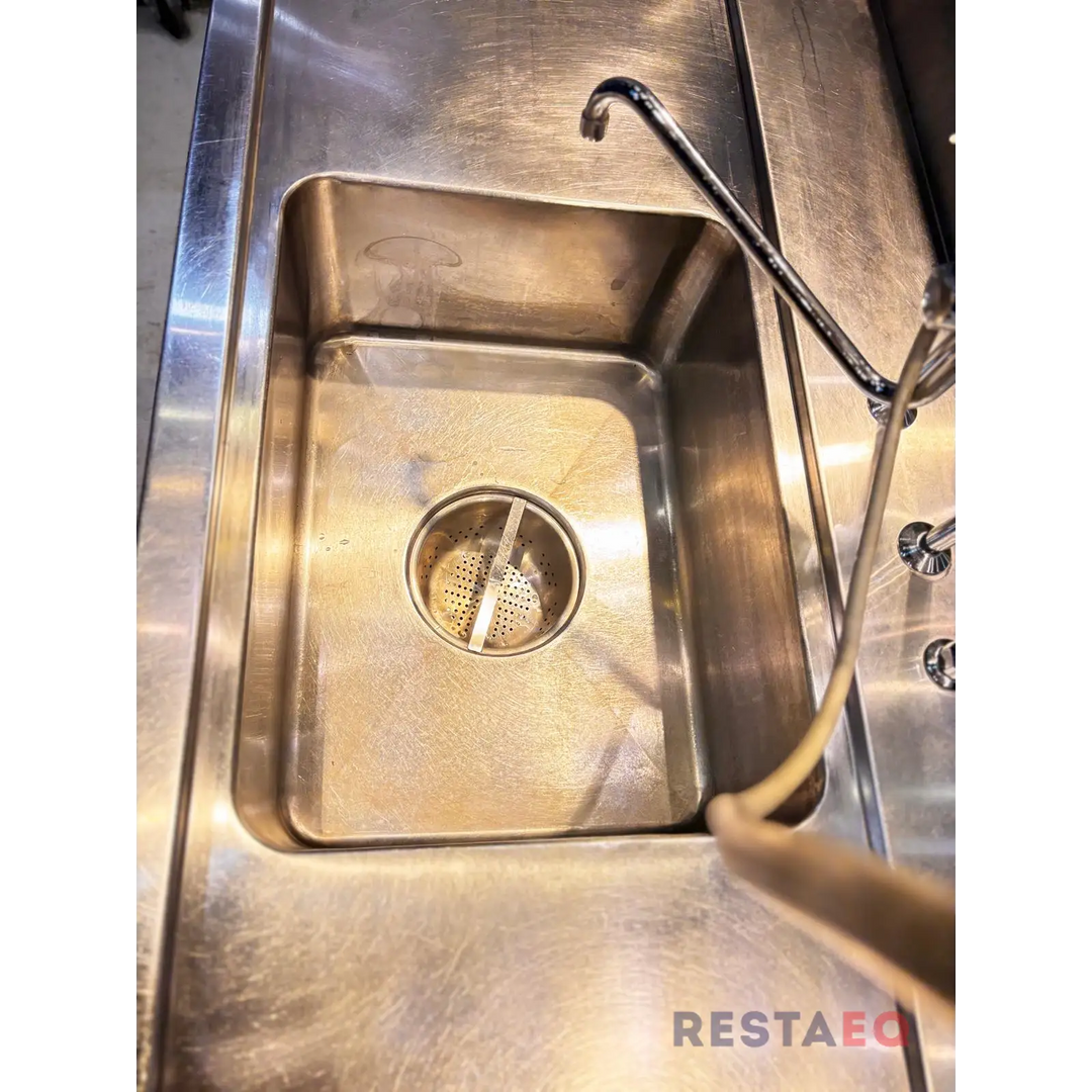 RST-esipesuallas hanalla 1700 - RestaEQ