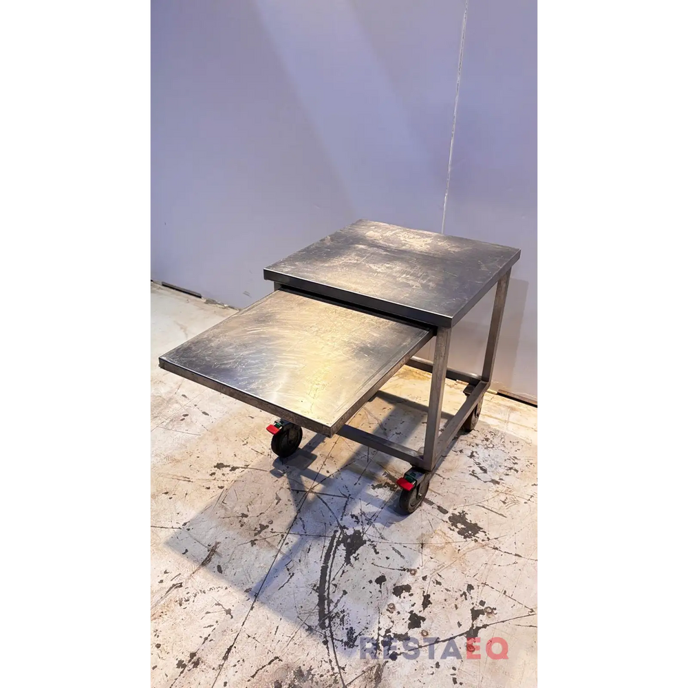 RST-laitepöytä liukuhyllyllä 600 - RestaEQ