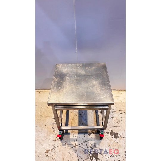 RST-laitepöytä liukuhyllyllä 600 - RestaEQ