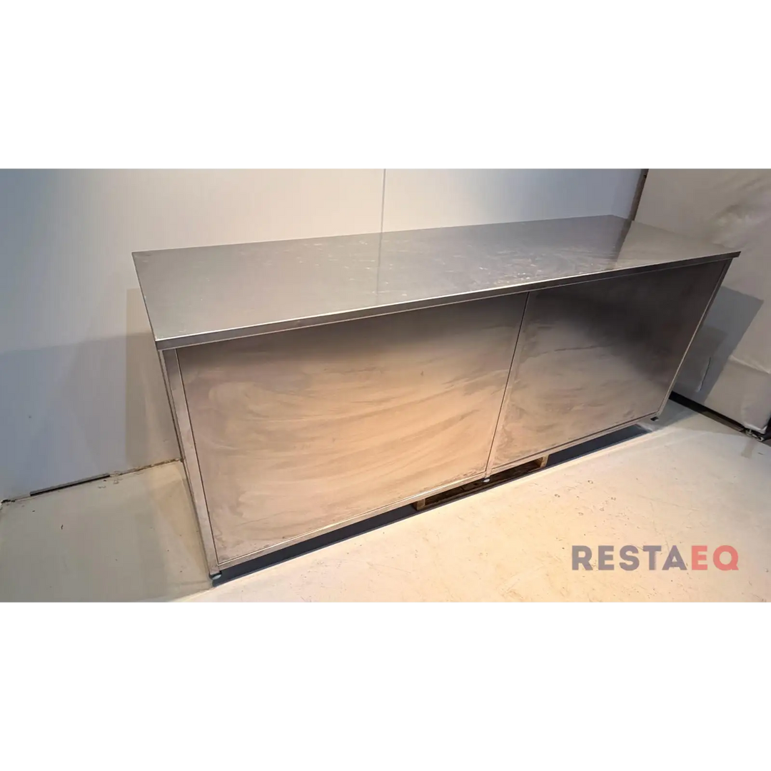 RST-pöytä etulevyllä 2400 - RestaEQ