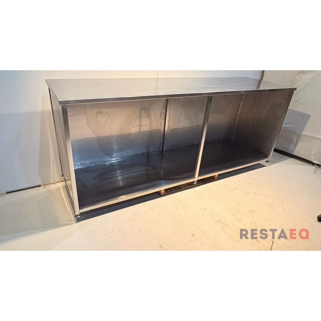 RST-pöytä etulevyllä 2400 - RestaEQ