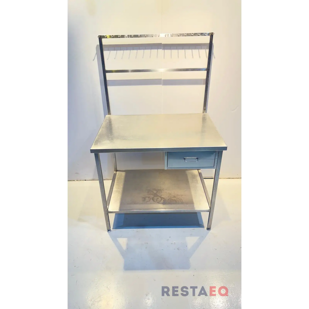 RST-pöytä laatikolla ja välinekoukuilla 1000 - RestaEQ