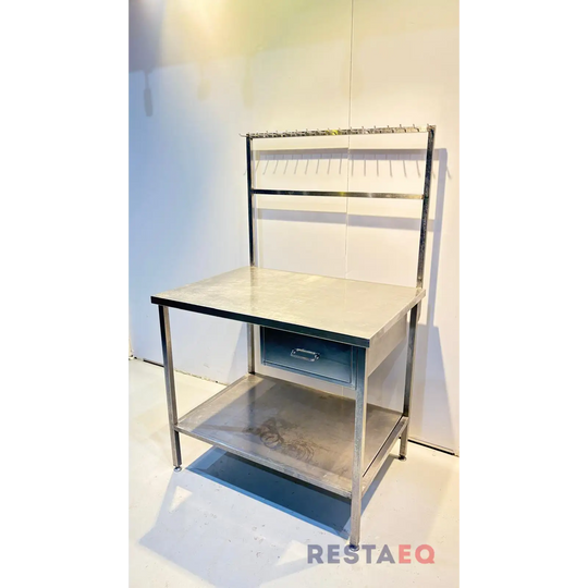 RST-pöytä laatikolla ja välinekoukuilla 1000 - RestaEQ