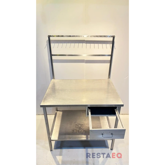 RST-pöytä laatikolla ja välinekoukuilla 1000 - RestaEQ