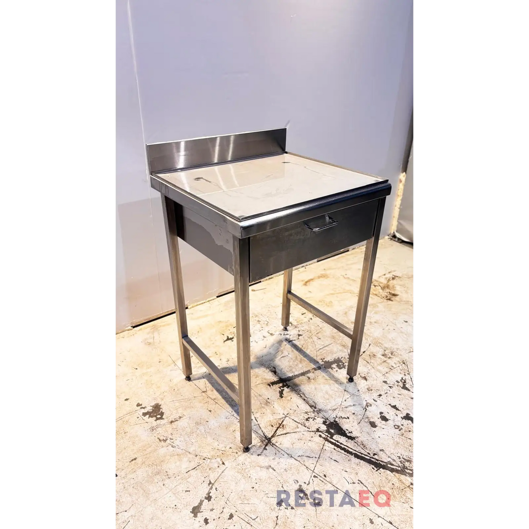 RST-pöytä laatikostolla 600 - RestaEQ