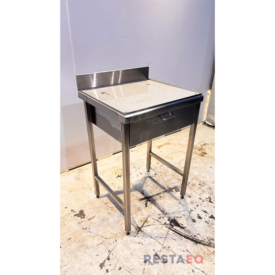 RST-pöytä laatikostolla 600 - RestaEQ