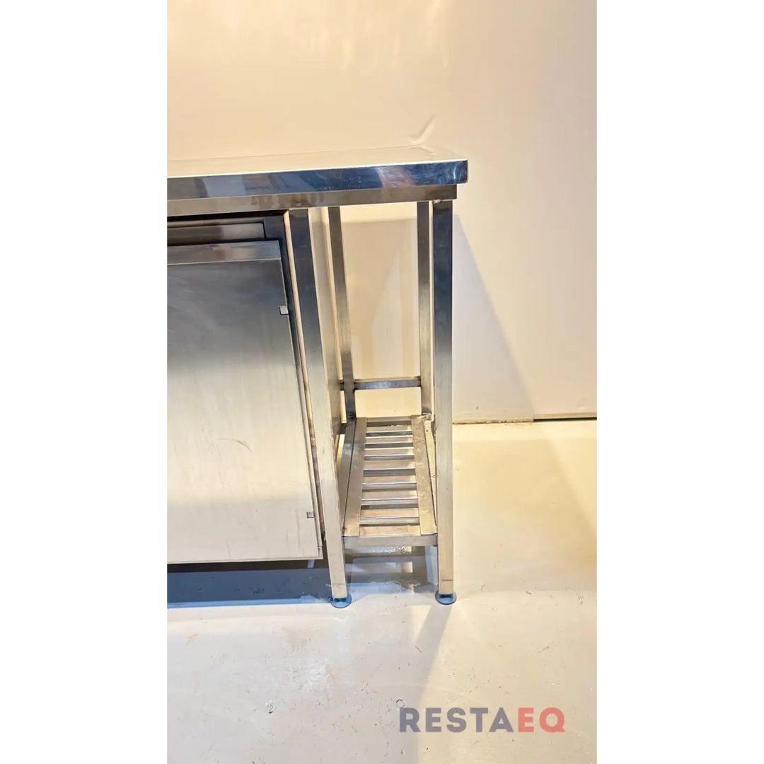 RST-pöytä laatikostolla ja kaapeilla 1500 - RestaEQ