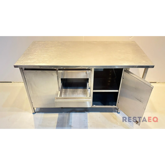 RST-pöytä laatikostolla ja kaapeilla 1500 - RestaEQ