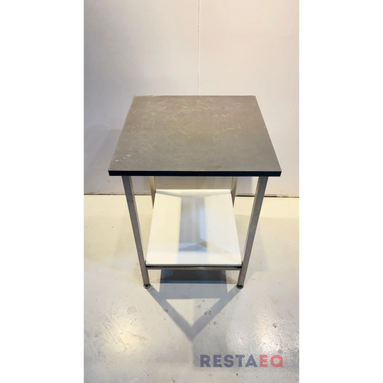 RST-rungolla oleva pöytä 650 - RestaEQ